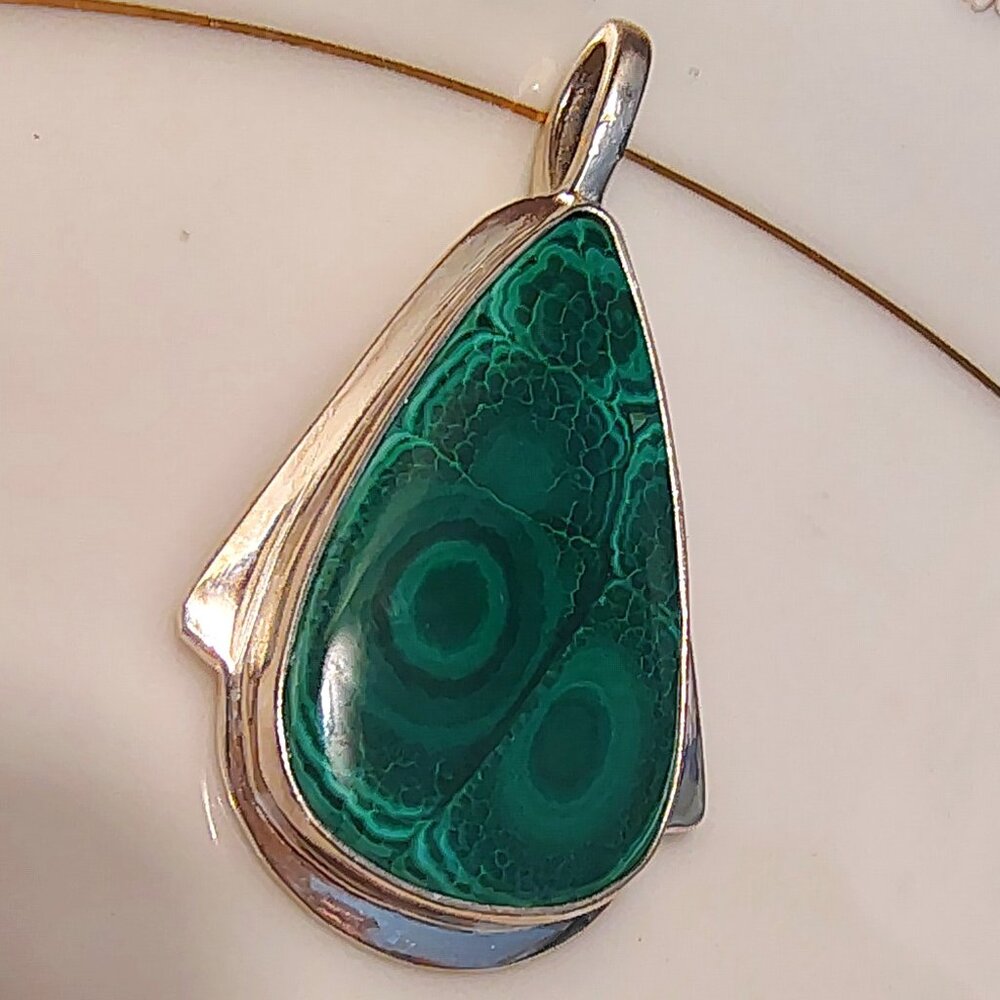 Beautiful Handmade Sterling Silver Genuine Malachite Stone Pendant 925